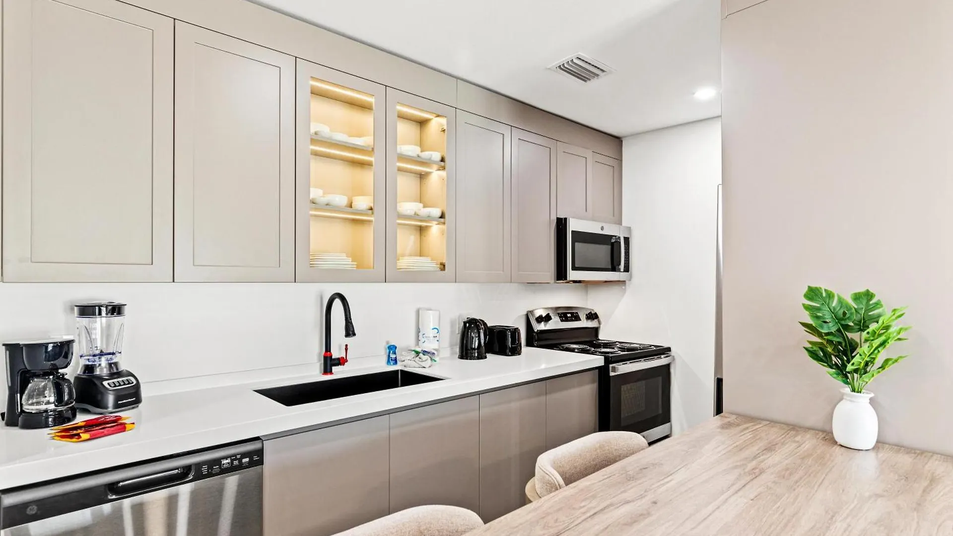 Ocean Breeze 1B Apartment Panama City Beach 0*,  United States